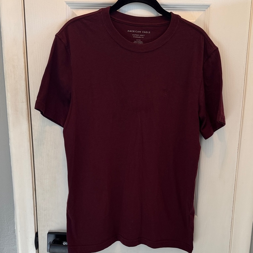 American Eagle Outfitters Men's Burgundy Tee